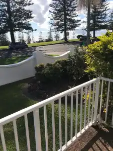 Ocean Breeze Motel - 7