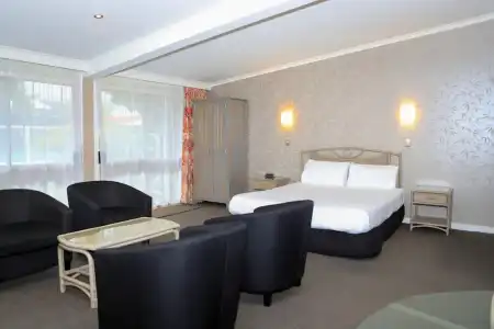 The Avenue - 125