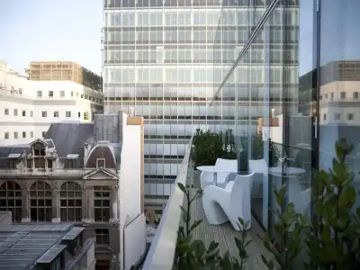 Clayton London Wall - 0