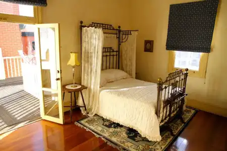 Fire Station Inn - 128