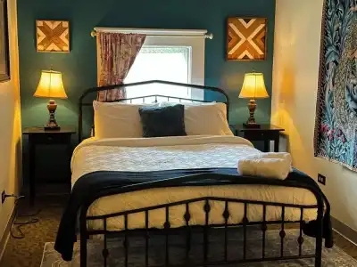 HI Sacramento Hostel - 50