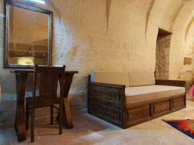 Armesos Cave - 210