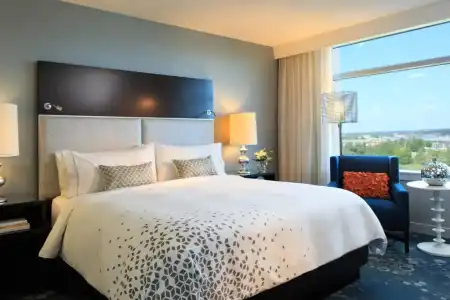 Renaissance Arlington Capital View - 78