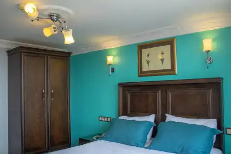 Tulip House - 4