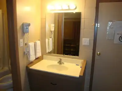 Economy Inn - 22