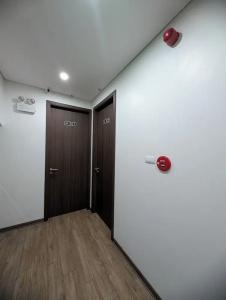 Era Apartment Lac Long Quan - 13