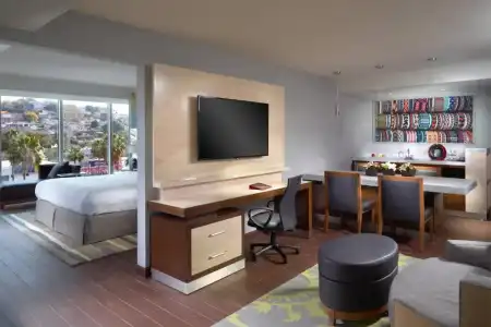Courtyard by Marriott Queretaro - 39