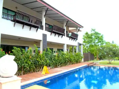 Naraya Riverside Resort - 10