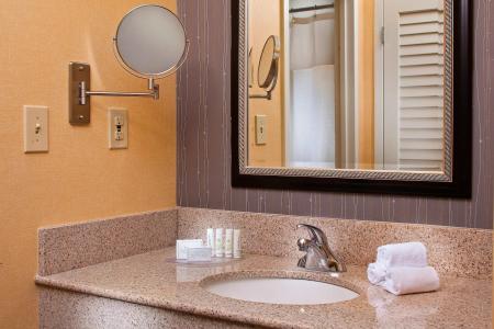 Courtyard Charlottesville - 8