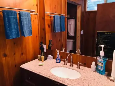Aloha Junction Bed and Breakfast -Minutes Away from Hawaii Volcanoes National Park - 8