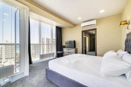 Grand Sapphire - 57