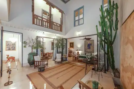 Riad Le J - 23