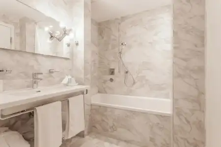 EMA House Suites - 8
