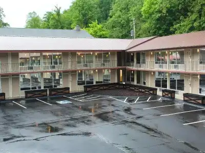 Sleepy Bear Motel - 28