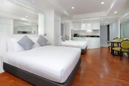 Centre Point Plus Silom - 10
