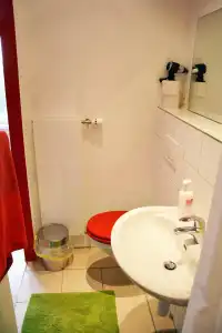 Unique Serviced Living at Airport Line - 9