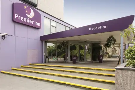 Premier Inn London Putney Bridge - 21