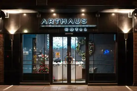Arthaus - 23