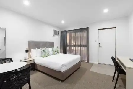 Quality Inn Presidential - 81