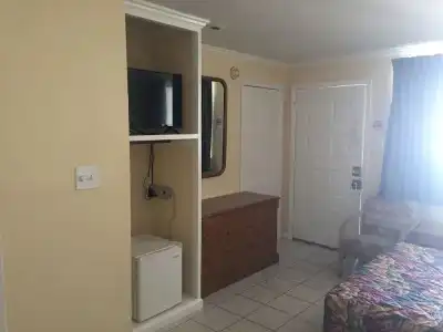 Ocean Cove Motel - 4