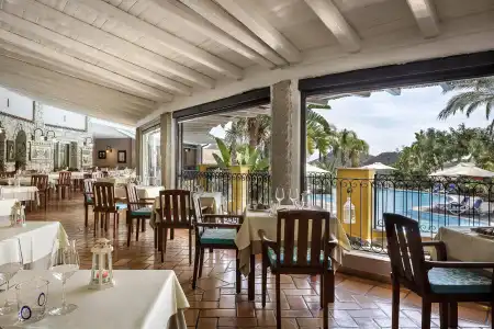 Cruccuris Resort Adults Only - 18