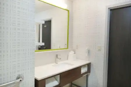 Hampton Inn & Suites Tulsa/Central - 45