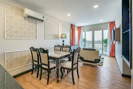 Emerald Central - 209