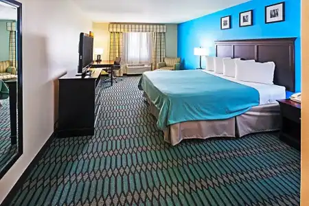 Country Inn & Suites by Radisson, Lubbock, TX - 32