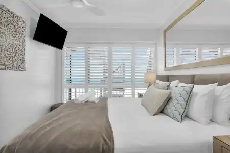 Rolling Surf Resort - 250