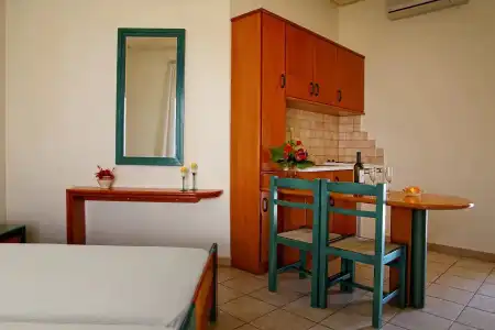 Papadakis Apartments - 4