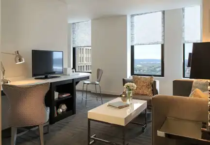 Moxy Cincinnati Downtown - 2