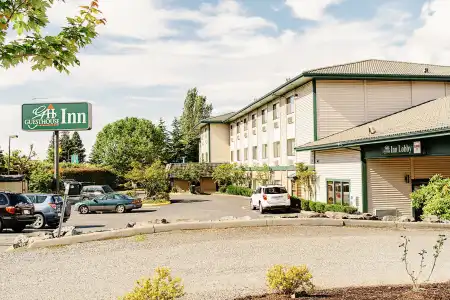 Lavissh Inn and Suites - 14