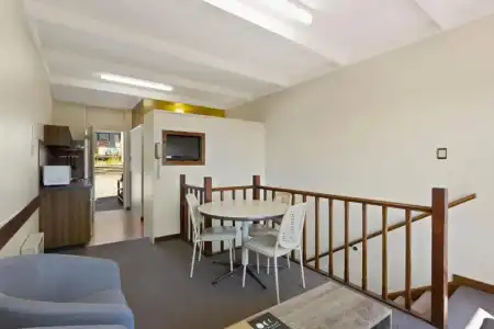 Village Family Motor Inn - 57