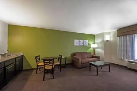 Sleep Inn & Suites Tulsa Central I-44 - 40