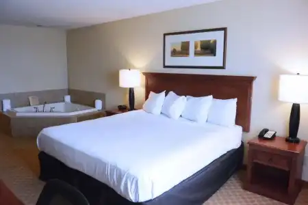 Country Inn & Suites by Radisson, Peoria North, IL - 32