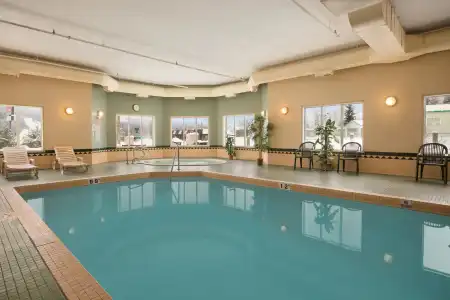 Ramada Limited Golden - 11
