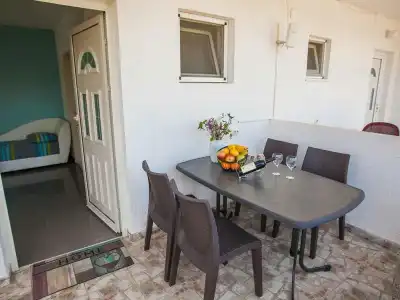 Maki Apartments - 5