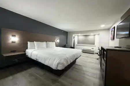 Quality Inn & Suites Fort Worth North - Haltom City - 20