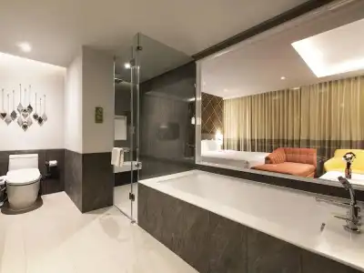 Mercure Bangkok Sukhumvit 24 - 55