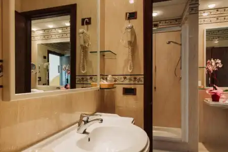 Grand Excelsior - 56