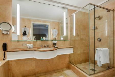 Omni Berkshire Place - 8