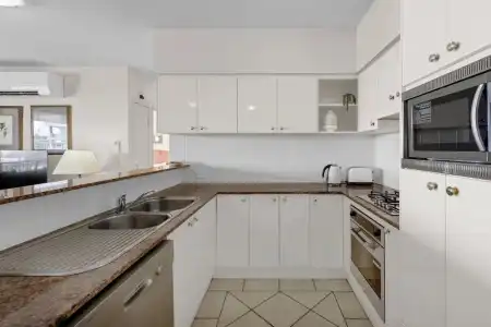 The Oasis Apartments - 70
