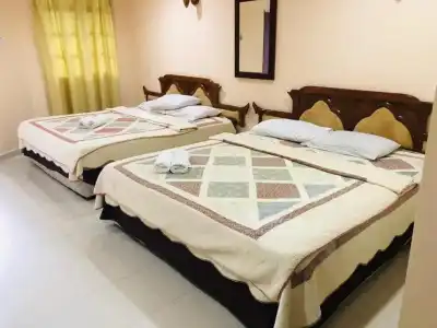 Penarak Bamboo Beach Motel - 12