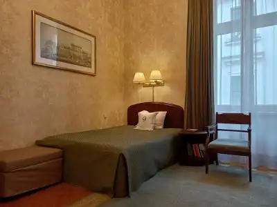 Grand - 4