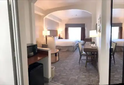 Ramada by Wyndham Bakersfield North - 30