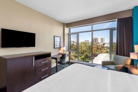 Best Western Plus Montreal - 40