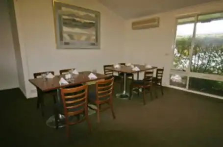 Red Cedars Motel - 16