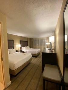 Crowne Plaza Knoxville Downtown University by IHG - 40