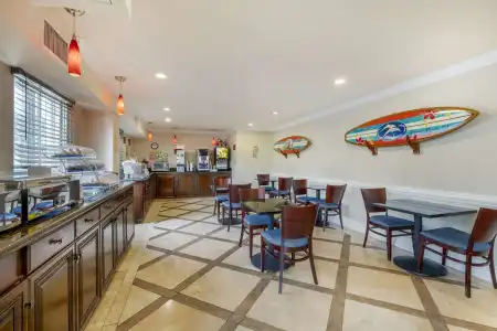 Best Western Plus Marina Shores - 25