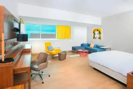 Courtyard by Marriott Santa Monica - 53